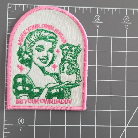 Retro Pin Up Make Your Own Sugar Be Your Own Daddy Iron On Patch - Picture 2 of 2